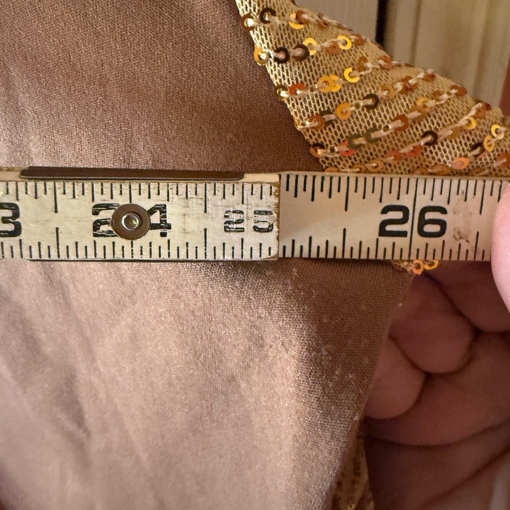 (SALE $5) taupe colored Lounge Set with Gold Sequin Heart, 3x - Picture 10 of 16